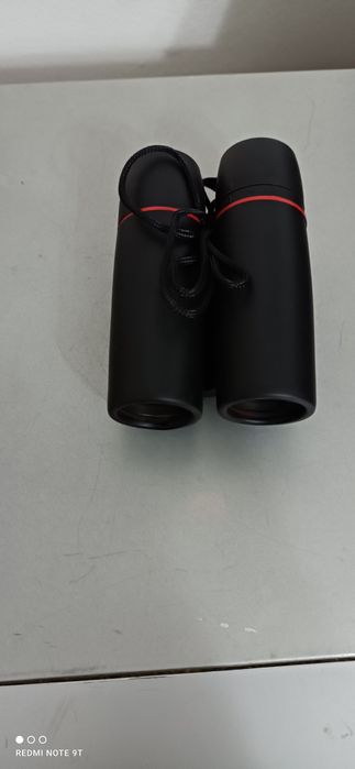 Binóculos de Visão diurna e noturna.