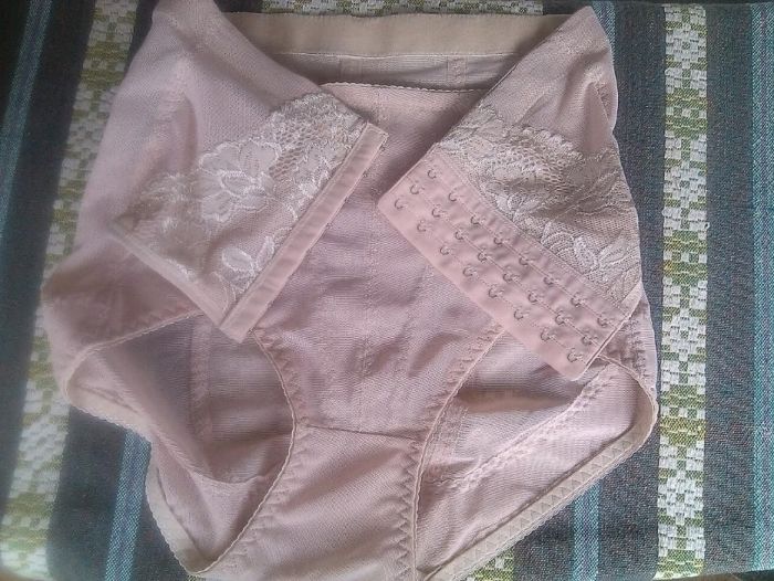 Жіноча корегуюча білизна