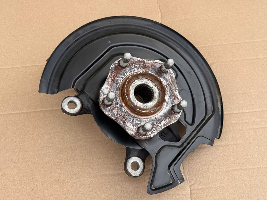 Поворотный кулак Цапфа + ступица перед лев Nissan Leaf ZE1 *ИДЕАЛ*