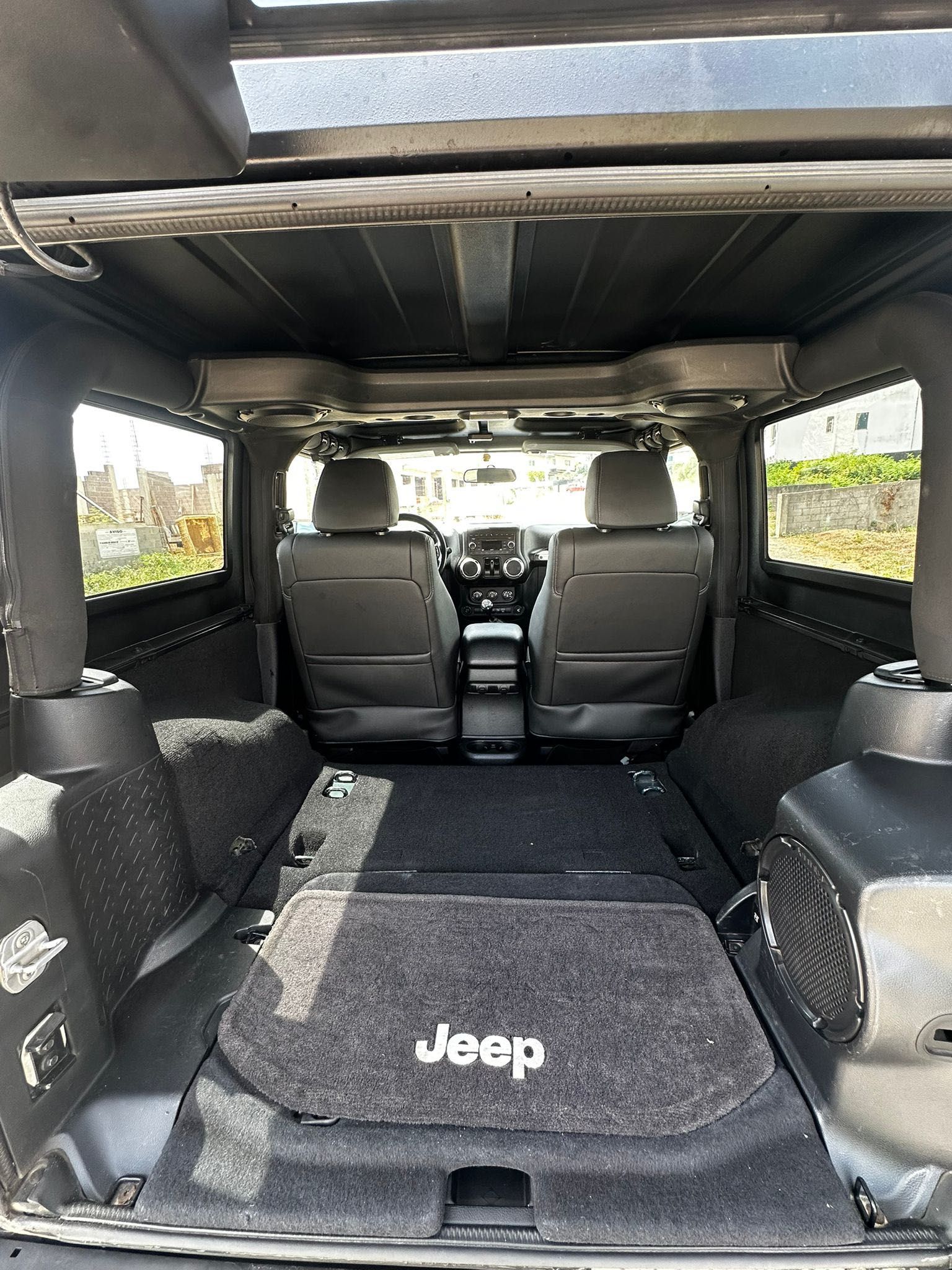 Jeep Wrangler RUBICON versão 200cv