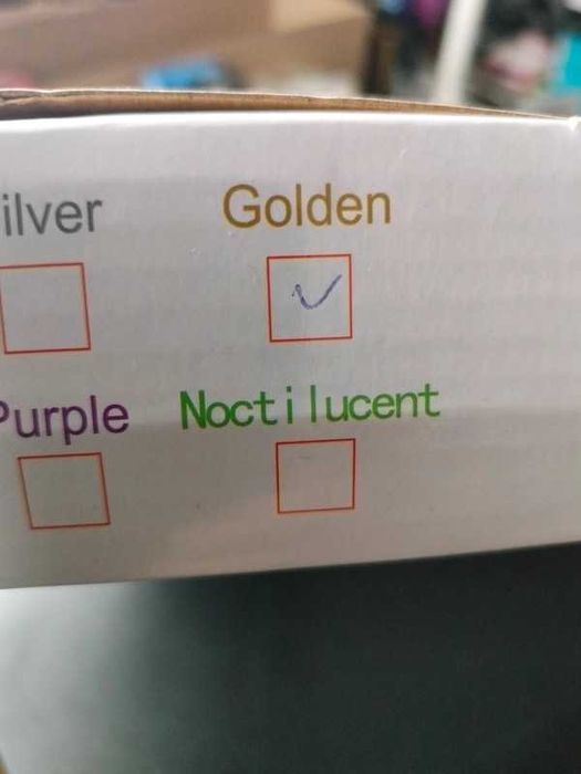 Zegar na ścianę złoty