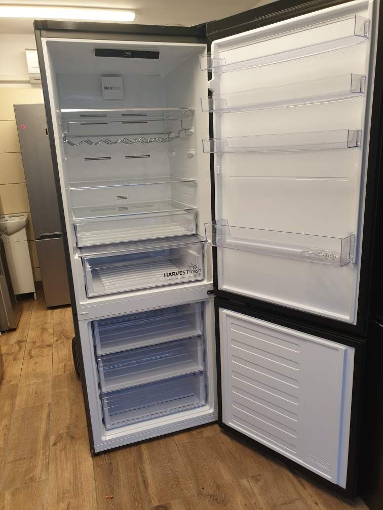 Lodówka Beko No Frost RCNE560E40ZXBRN, 190cm.