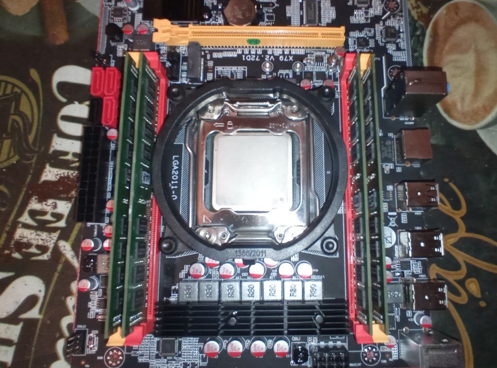 Комплект материнская плата сокет 2011 + процессор Xeon E5-2630 + 16G