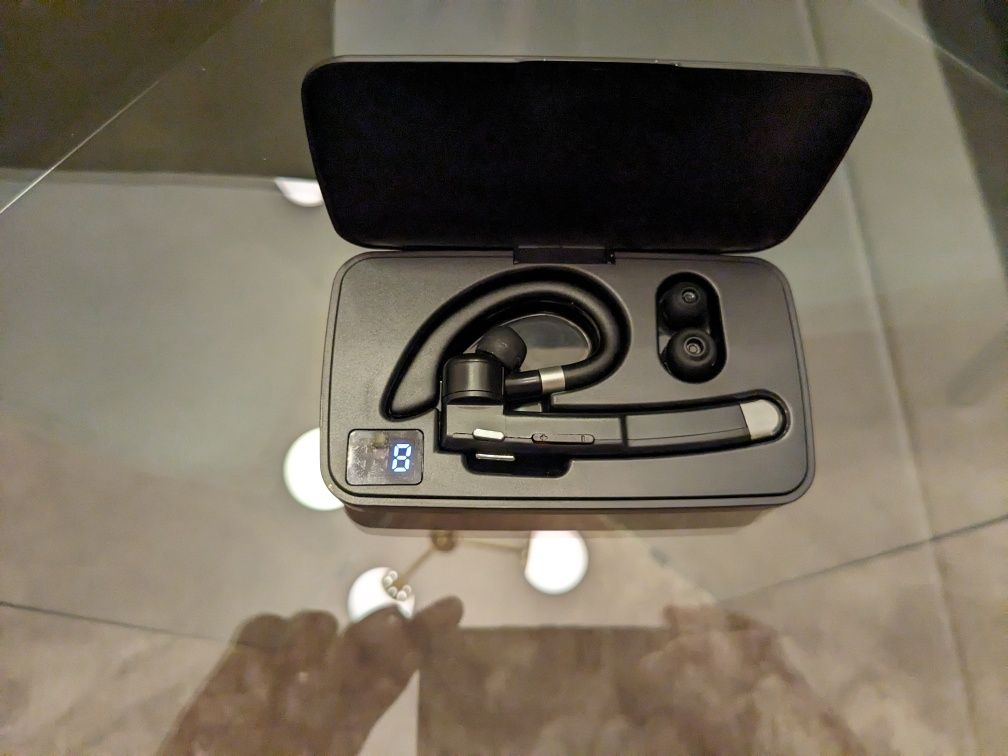 Auricular Bluetooth com caixa de Carregamento