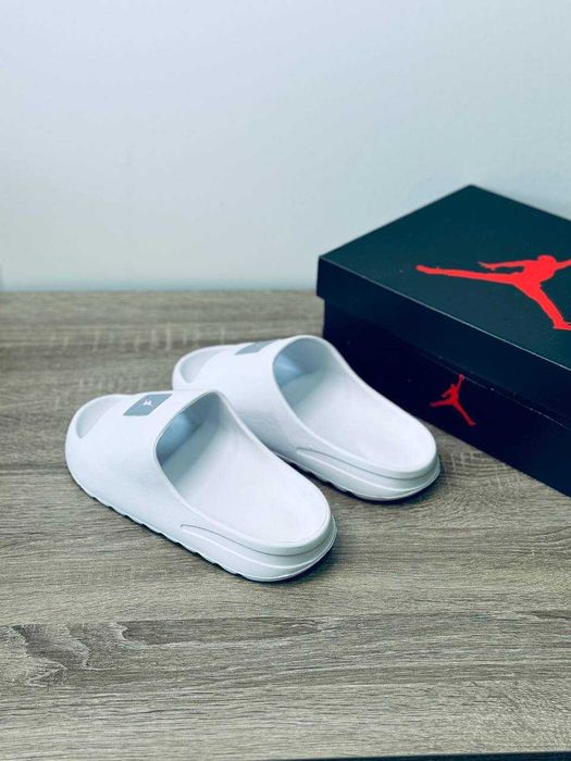 Шльопанці білі Jordan чоловічі білі Тапочки Джордан белые шлепанцы