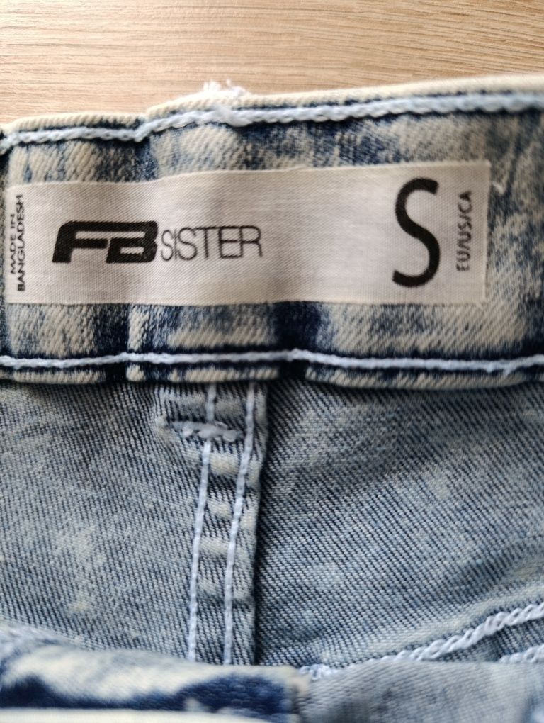 Jeansowe spodenki New Yorker r.S.