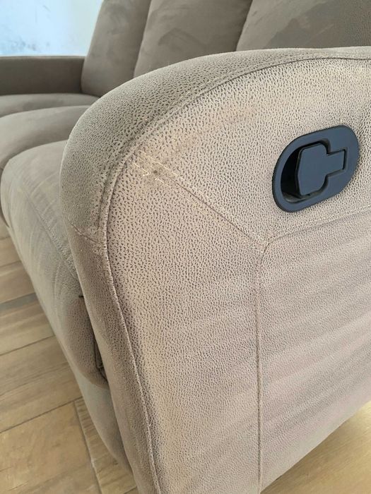 Sofá reclinável 3 lugares em excelente estado, conforto e qualidade.