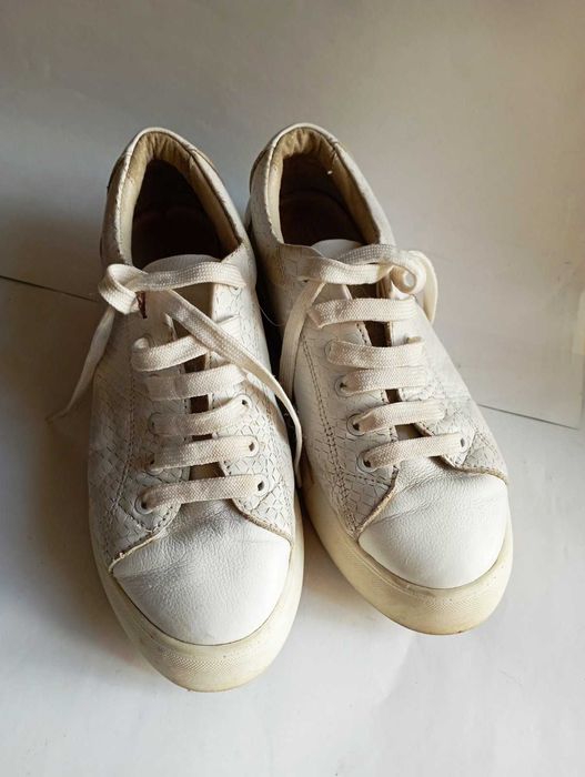 Кроссовки (кеды) белые, серые