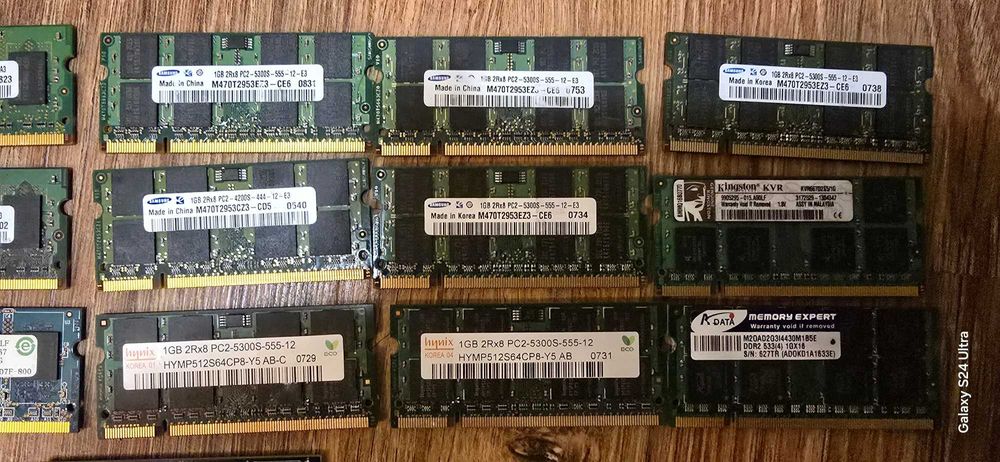 Zestaw 16 pamięci RAM DDR2