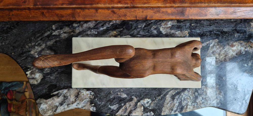 Rzeźba z drewna marmurowy postument Akt kobiecy Gimnastyczka joga