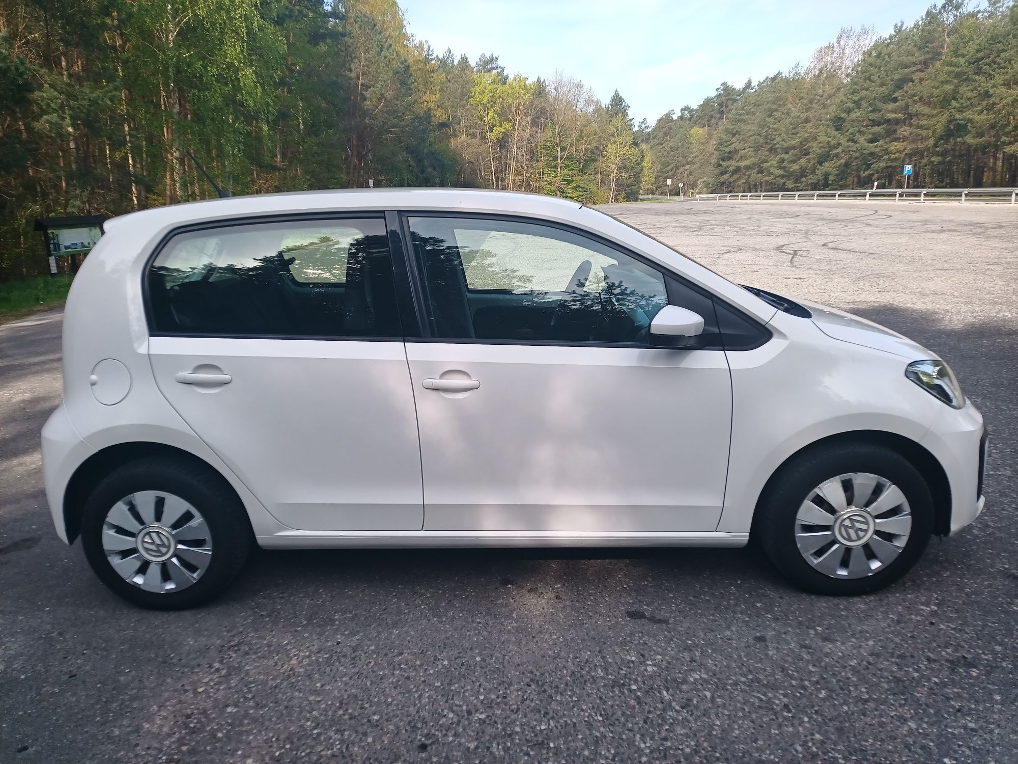 Volkswagen Up 1.0.  2019r. Polski salon