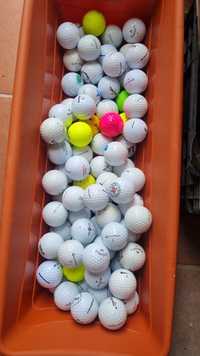 Vende se em bloco 500 bolas de Golf