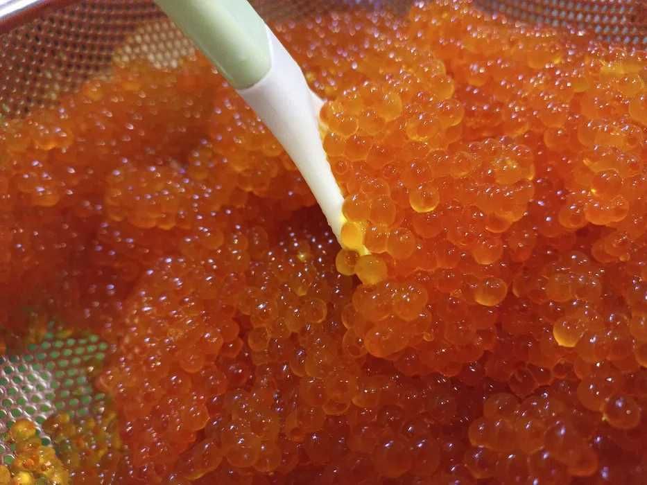 крупна ікра Кета, Капсулар і Вомонд фасована в скло і пластикову банку