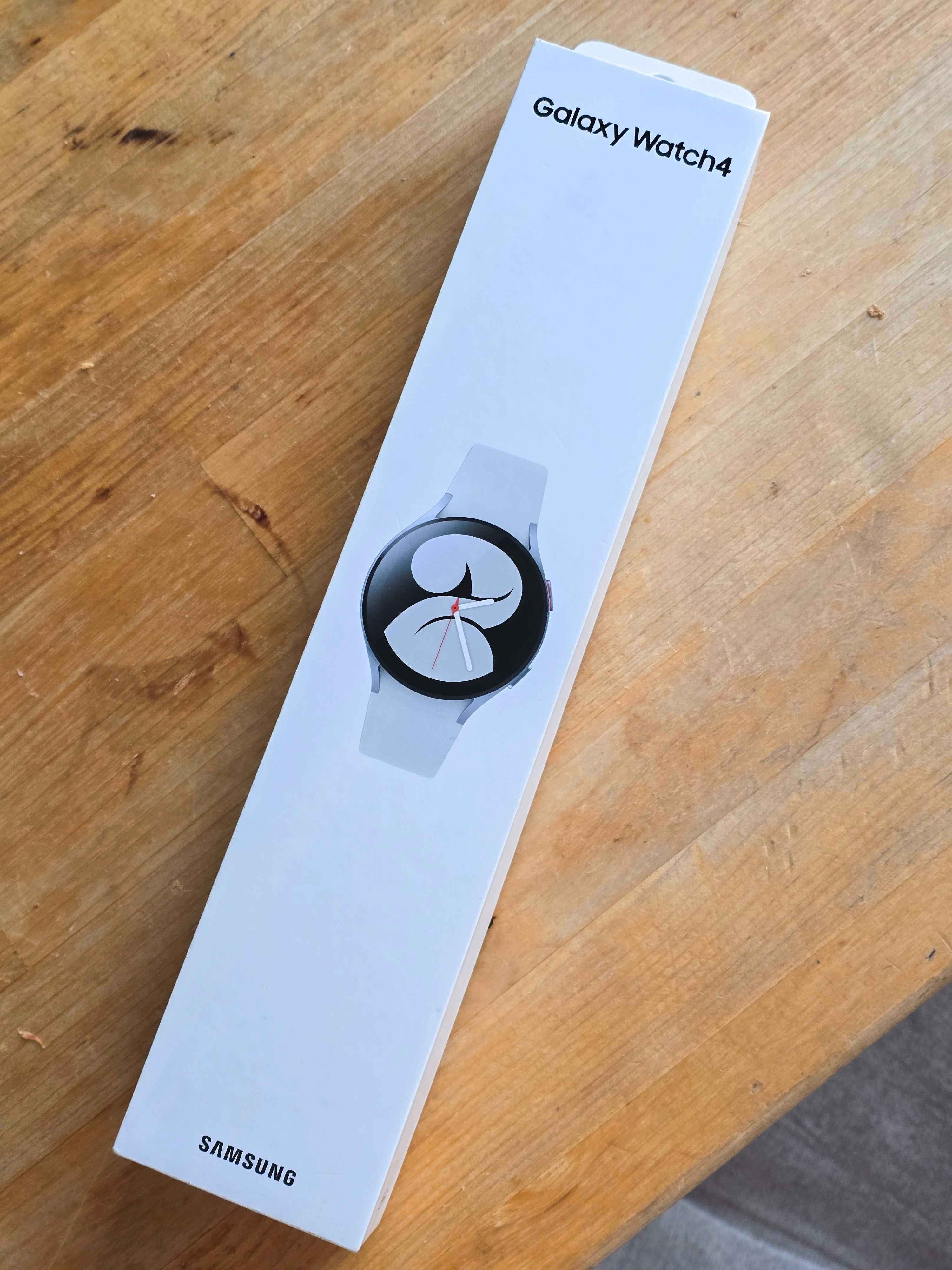 Смарт-годинник Samsung Galaxy Watch4 40 mm (Silver)