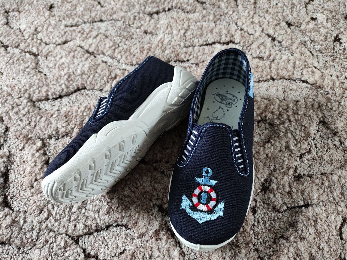 Nowe trampki dla chłopca r 26