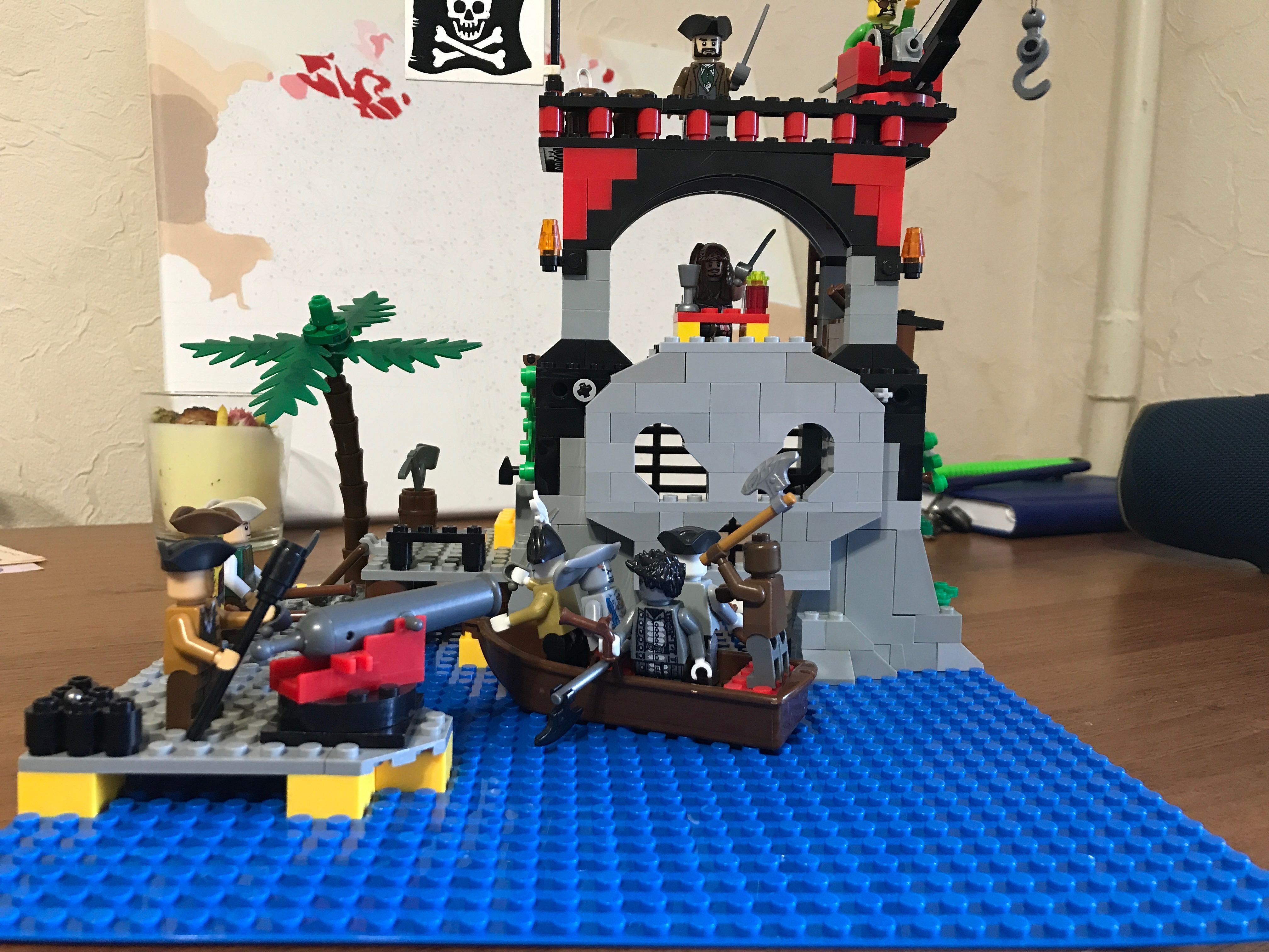 Лего пираты База відбудована реставрована Lego 6279 skull island