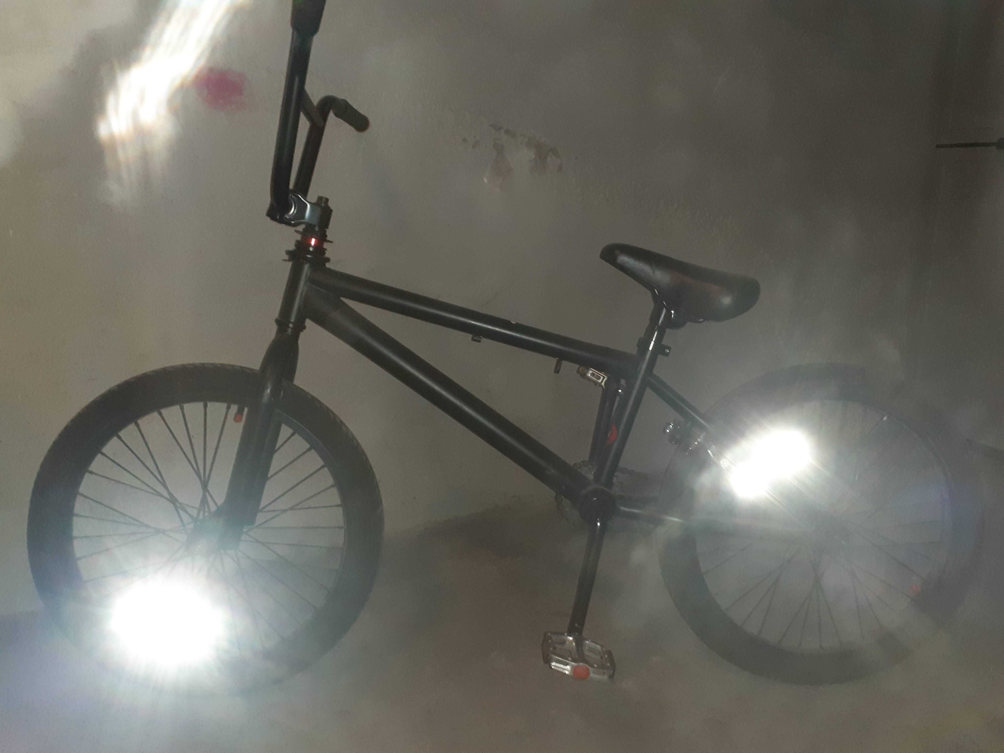 Bicicleta BMX Preta