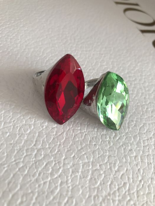 pierścionki duże z kamieniem szlachetnym