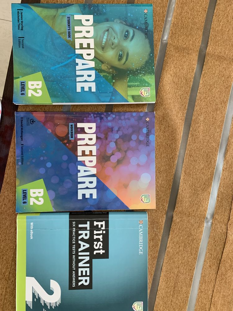 Livros Inglês preparação para exame Cambridge B2