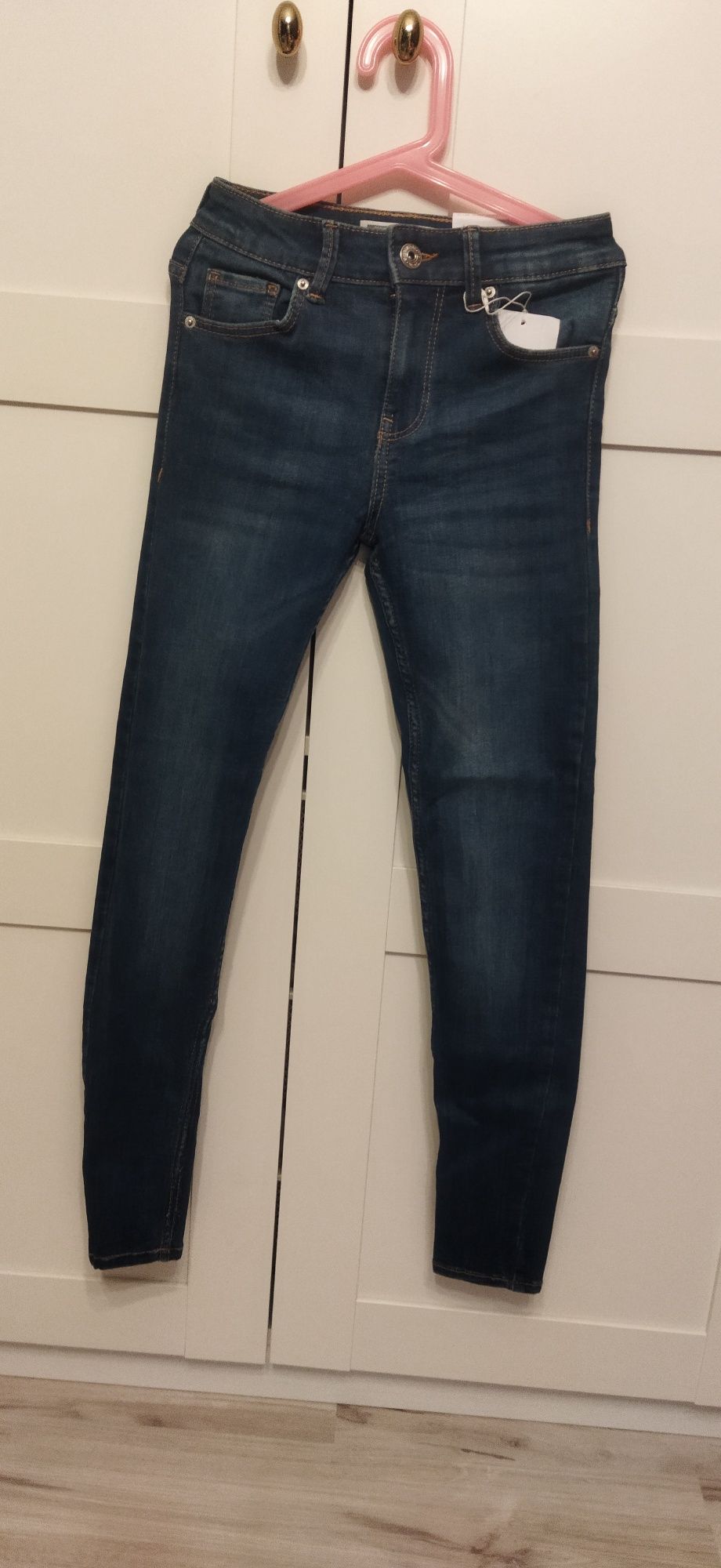 Spodnie Jeans rurki  XS denim Bershka push up