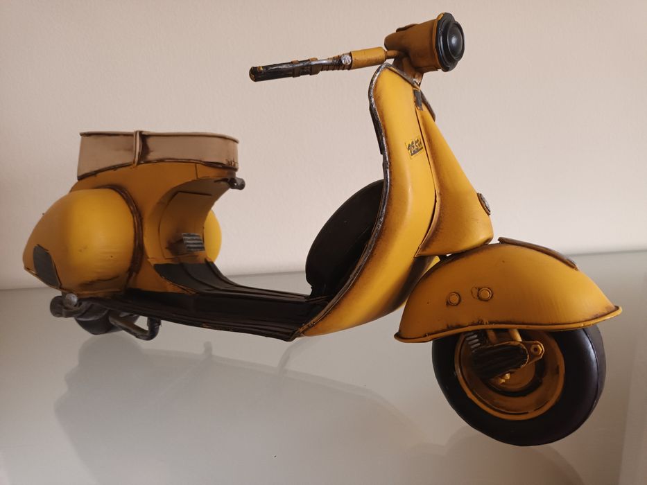 Mota Vespa Decorativa [Miniatura)