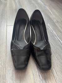 Czarne  pantofle