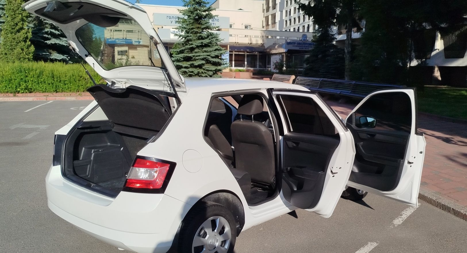 Продам автомобіль Skoda Fabia 3