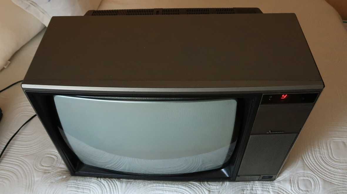 TV CRT antiguidade em ótimo estado conservação e de funcionamento