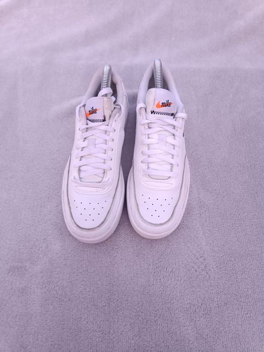 Женские кроссовки Nike кожа р38