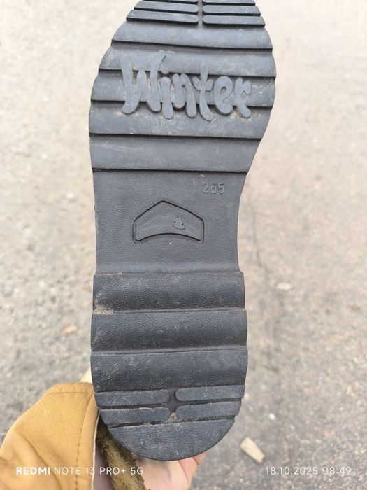 Продам ботинки размер 41