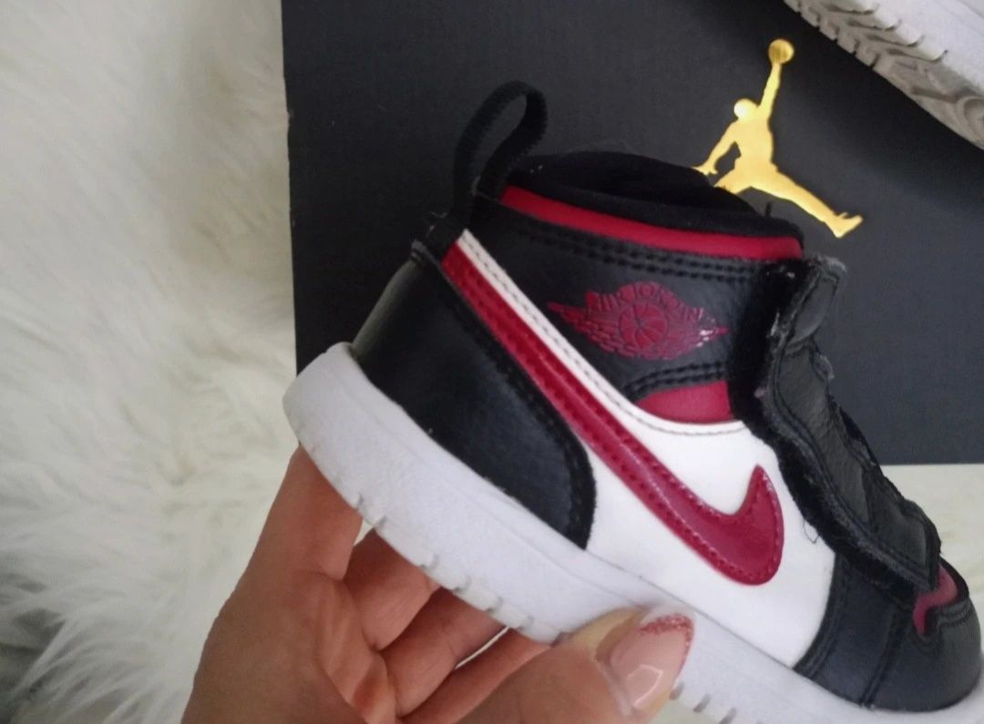 Buty sportowe Nike Air Jordan 1 rozmiar 25 chłopięce, dla dziewczynki