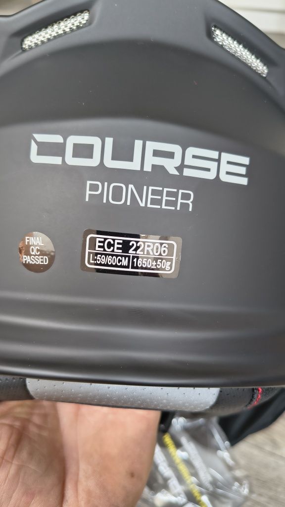 Nowy kask Course Pioneer L i M  czarny mat
