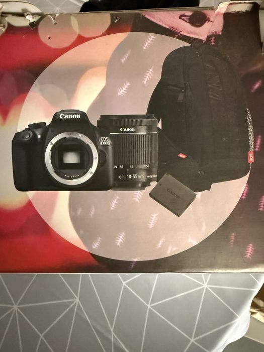 Maquina Canon EOS 1300 D