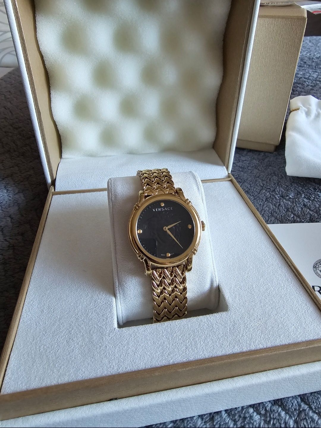 Damski zegarek Versace