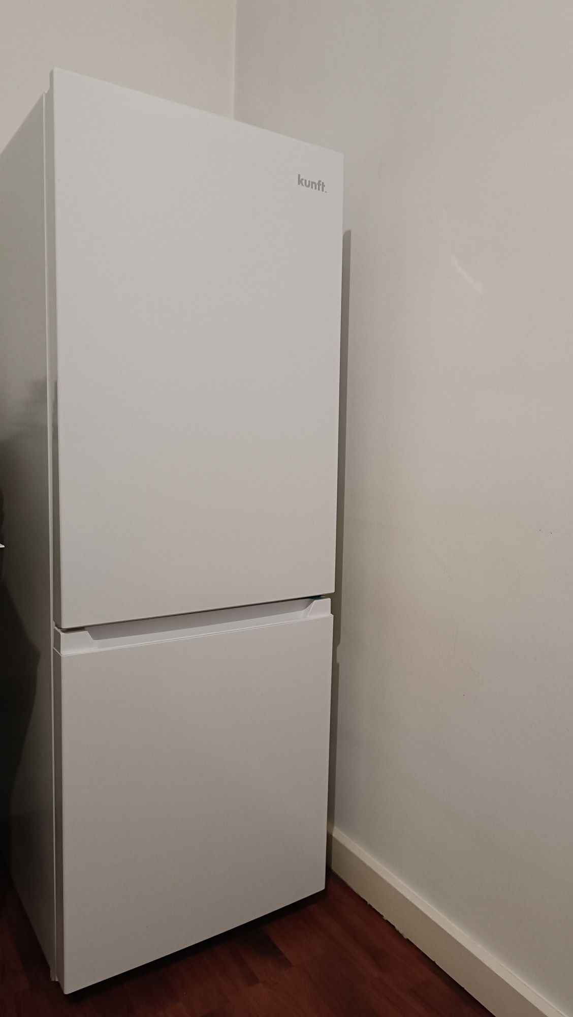 Frigorífico Combinado Kunft KC6455 – Excelente Estado!