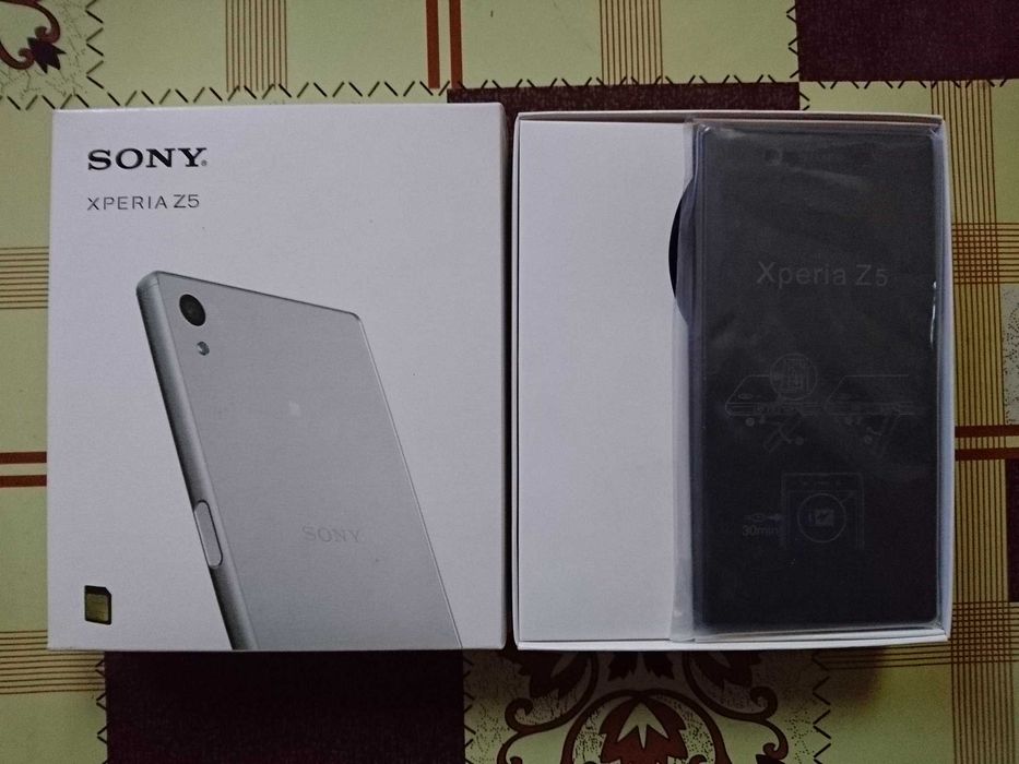 Смартфон  SONY Z5