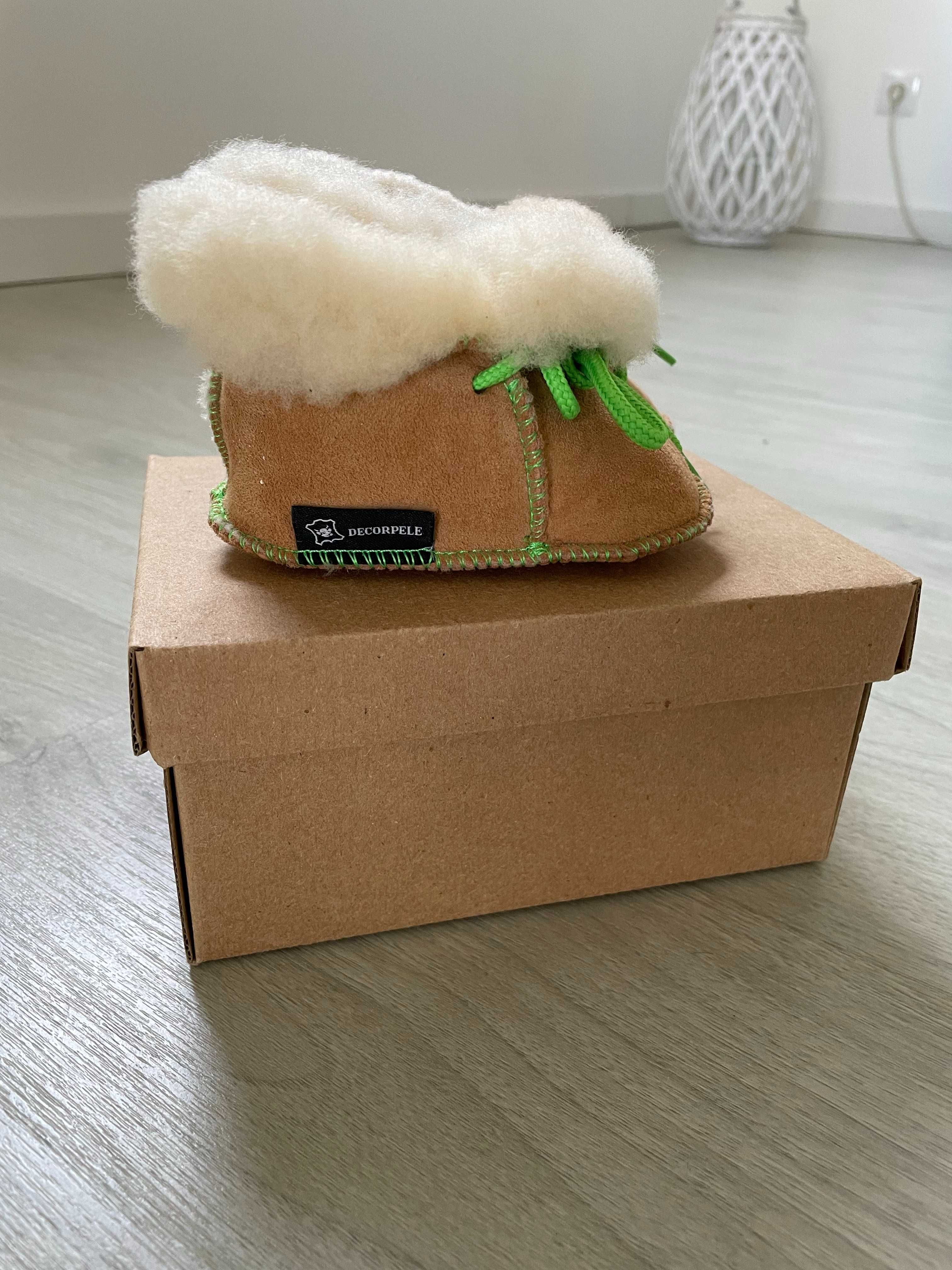 Pantufas bebé em pele quentinhas