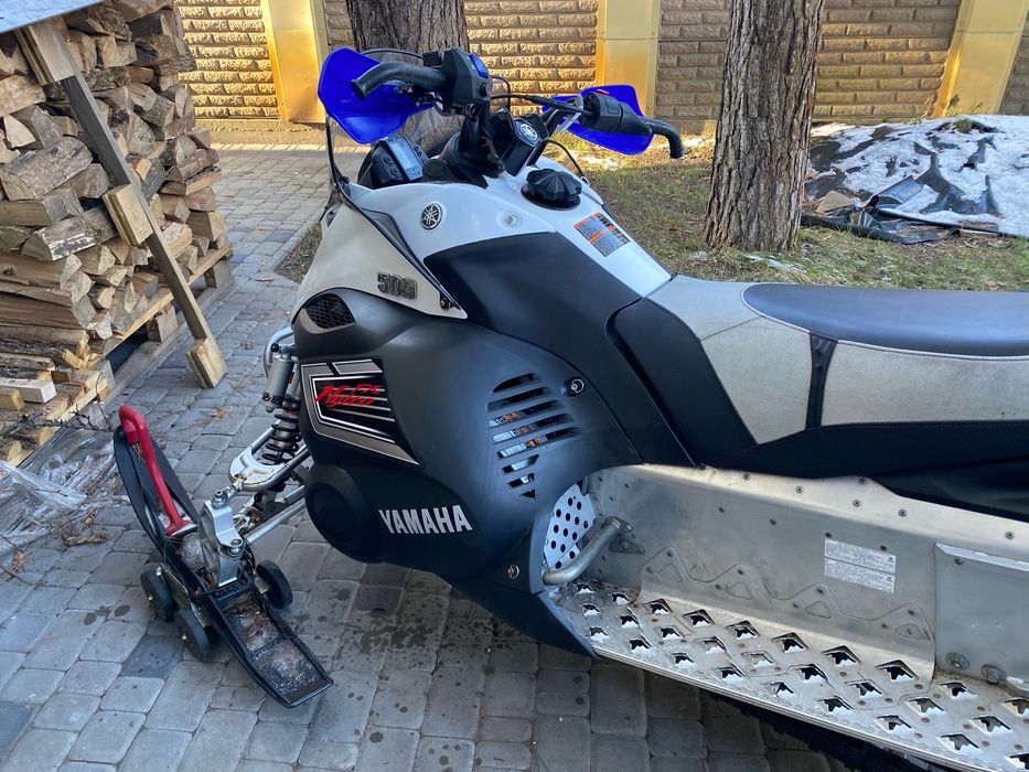 Снегоход YAMAHA FX NYTRO 2010, 4-x такн,1050см,новая гусеница, ходовая