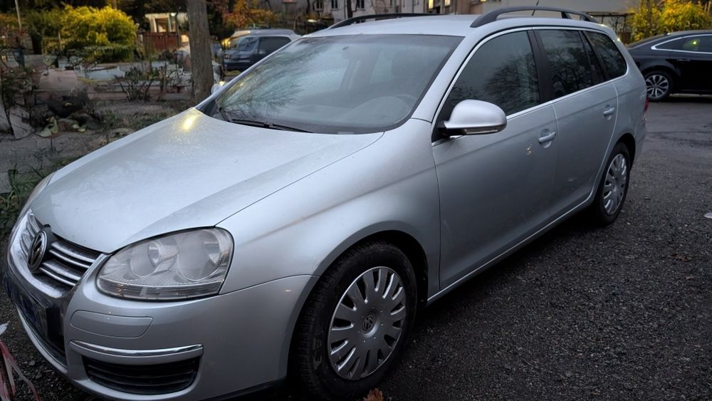 Golf 5 1.6 MPI + LPG  butla  w kole aż 70L  extra wersja  dobry
