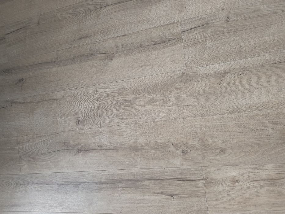 Panele Krosno dąb Gemini 8mm AC5 7paneli+ścinki