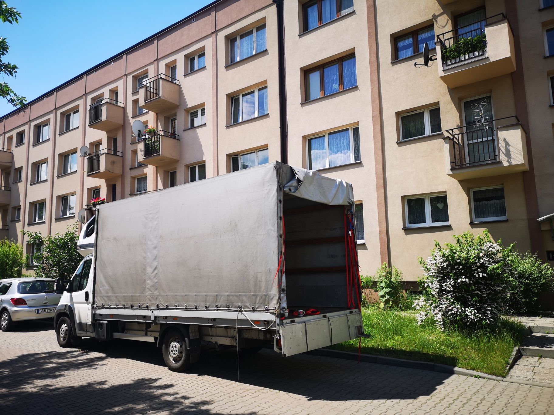 Tanie Przeprowadzki, Transport, Przewóz mebli, Utylizacja mebli, 24h