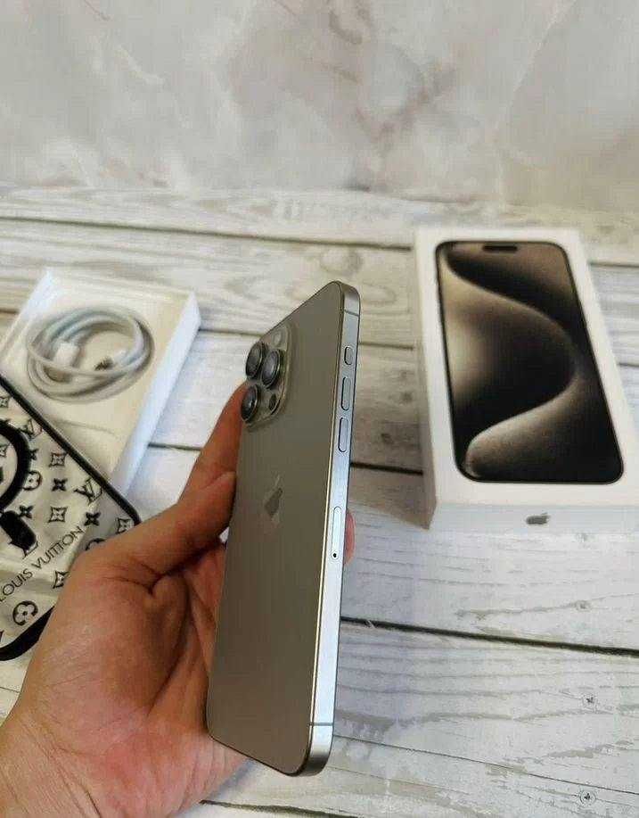 iPhone 15 Pro Max, 256 ГБ