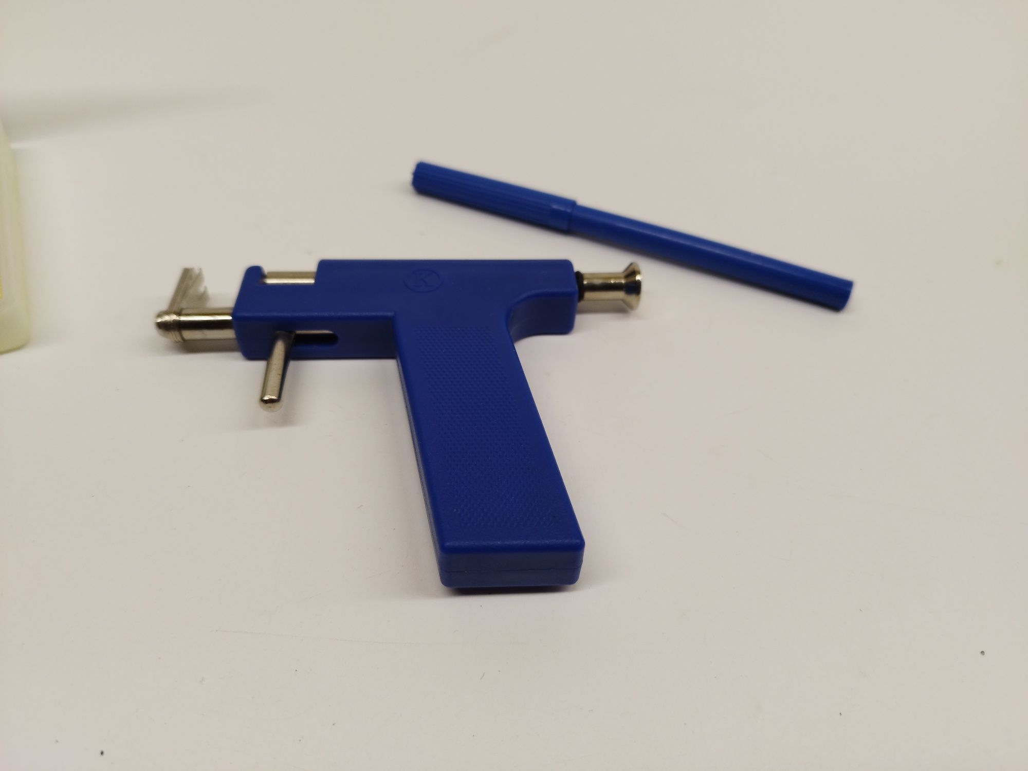 Pistolet do przekłuwania uszu