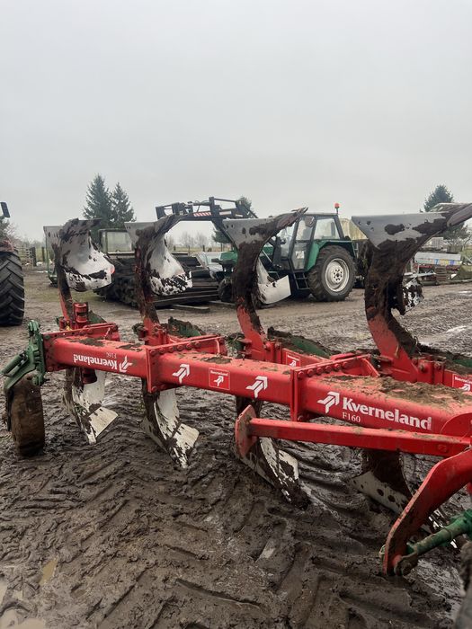 Pług obrotowy Kverneland F160 – 4 skiby, resor