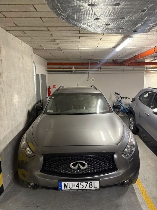 Infiniti QX70 Syndyk sprzeda Infiniti QX70 S Designer