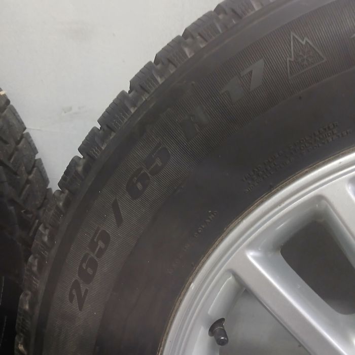 Alufelgi z oponami zimowymi toyota