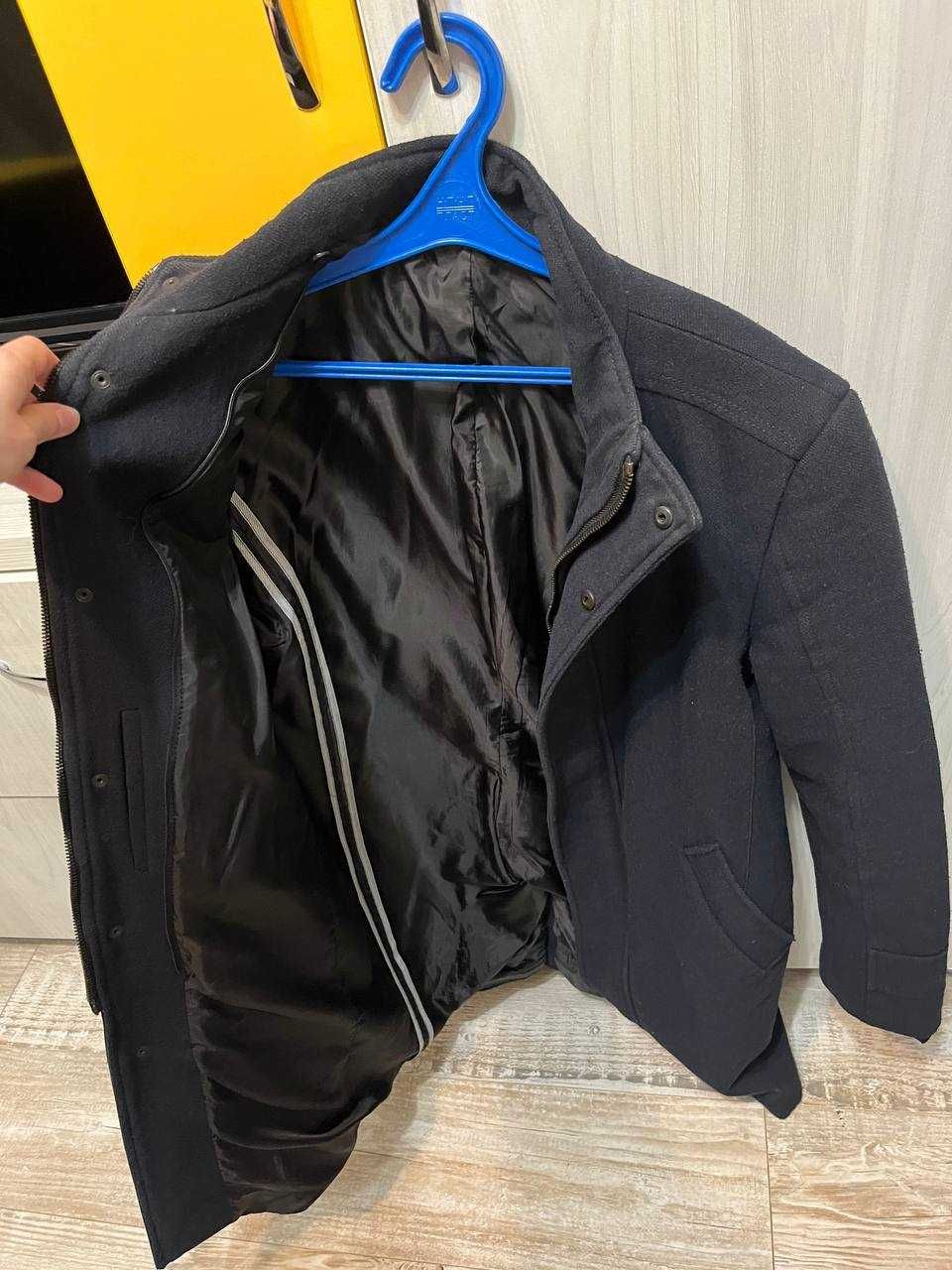 Продам чоловіче пальто Zara (розмір S)