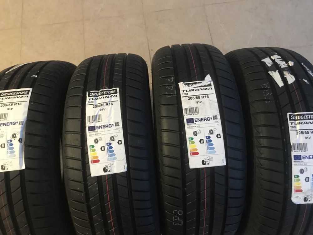 Pneus Goodyear 205/55/16 novos