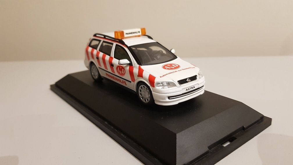 Opel Astra Caravan AVD Limited Edition Schuco 1:43