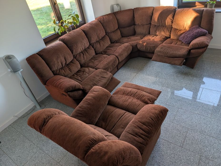 Sprzedam zestaw wypoczynkowy narożnik + fotel z funkcją komfort